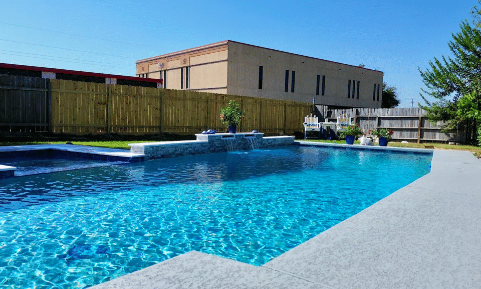 w=1024,h=576,fit=crop,format=auto